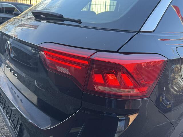 Volkswagen T-Roc 1.0 TSI Style // APPLE CARPLAY - ANDROID AUTO // PDC // CLIMA // STOELVERWARMING //