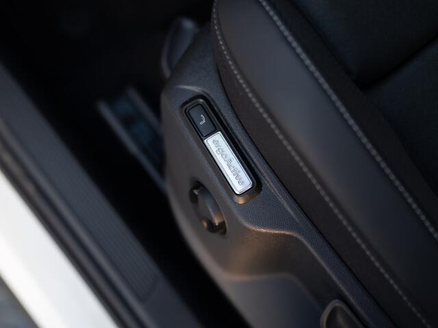 Volkswagen T-Roc 1.5 TSI 150Pk DSG Style | Trekhaak afnb. | IQ Light | Allseason banden | Prijs Rijklaar!!