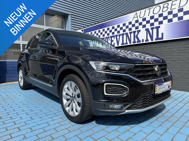 Volkswagen T-Roc 1.5 TSI SPORT ACC STOELVER. APPLE TREKHAAK