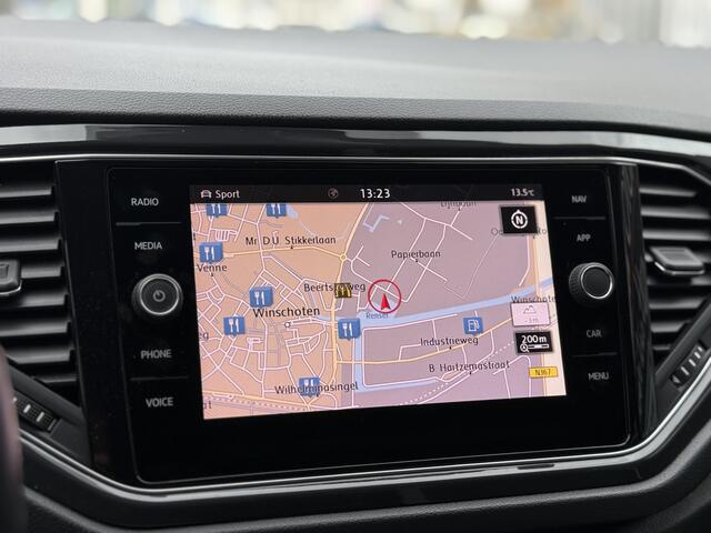 Volkswagen T-Roc 1.5 TSI Sport | ACC | Led Koplampen | Navigatie | Stoelverwarming | LM Velgen | RIJKLAAPRIJS INCL 12 MAANDEN GARANTIE EN BEURT