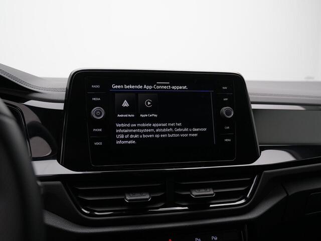 Volkswagen T-Roc 1.5 TSI 150 pk DSG R-Line | IQ Light | Parkeersensoren voor/achter | Adaptive Cruise | Carplay