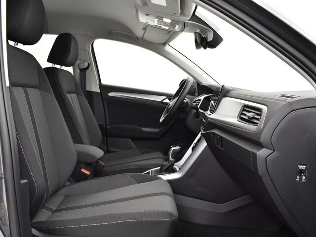 Volkswagen T-Roc 1.5 TSI 150pk DSG Life Edition · Camera · Keyless · Apple/Android Car Play · Navigatie · P-Sensoren · Parkeer Assistent · 17'' Inch · Garantie t/m 30-01-2027