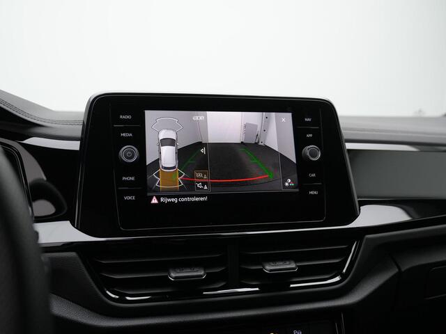 Volkswagen T-Roc 1.5 TSI 150 pk DSG R-Line Edition | Panoramadak | Trekhaak | IQ Light | Achteruitrijcamera | Navigatie