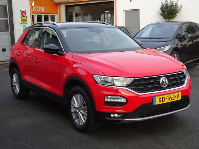 Volkswagen T-Roc 1.0 TSI Style Automatische airco, navigatie, carplay, parkeersensoren voor en achter, licht metalen velgen, enz.