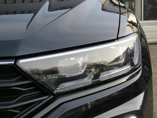 Volkswagen T-Roc 1.5 TSI 150pk SPORT BLACK EDITION / Led / Beats audio / 18 Inch / BOVAG garantie