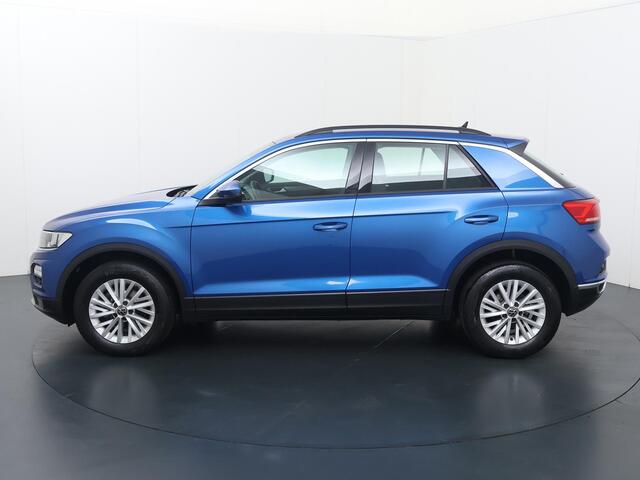 Volkswagen T-Roc 1.0 TSI Style | 110 PK | Trekhaak | Achteruitrijcamera | Adaptive cruise control |