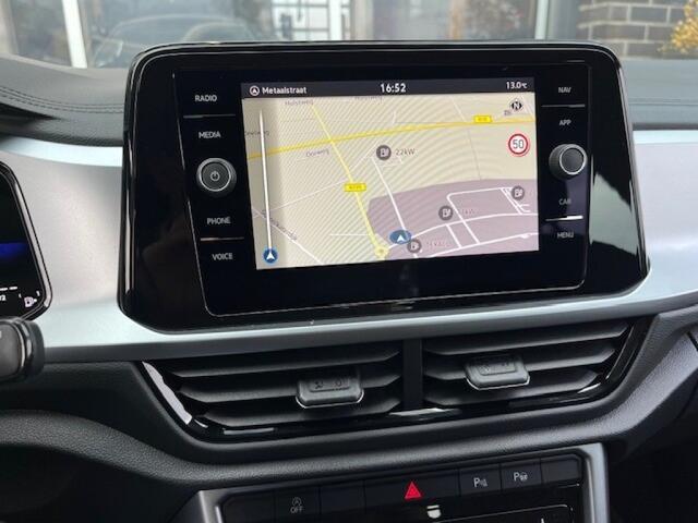 Volkswagen T-Roc 1.5 TSI AUT. LIFE VIRTU - NAVI - AFN. TREKH. - PDC