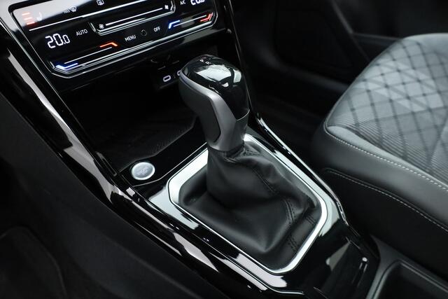 Volkswagen T-Roc 1.5 TSI R-Line Black Style | Pano | Adapt. Cruise | 19'' | IQ. Light | Camera | Afn. Trekhaak