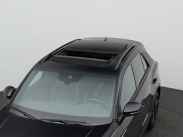 Volkswagen T-Roc 1.5 TSI 150 pk DSG R-Line Edition | Panoramadak | Trekhaak | IQ Light | Achteruitrijcamera | Navigatie