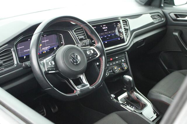 Volkswagen T-Roc 1.5 TSI 150pk DSG R-Line Sport Trekhaak Camera Keyless Led Virtual Cockpit Navigatie