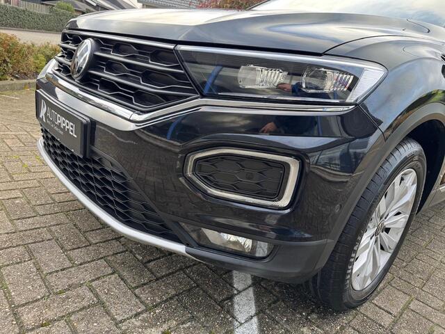 Volkswagen T-Roc 1.5 TSI Sport | LED | Camera | Navi | Cruise C. | St.kachel |