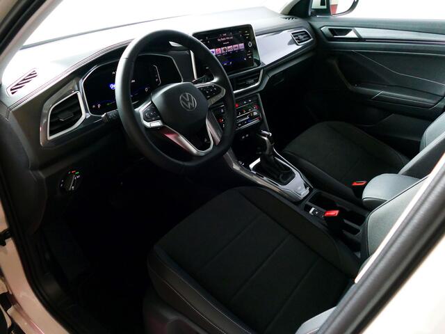 Volkswagen T-Roc 1.5 TSI 150PK STYLE PLUS ALCANTARA IQ. ELEK.KLEP ADAP.CRUISE VIR.COCKPIT CAMERA STOEL/STUUR VERW. 17''LMV 06/2024