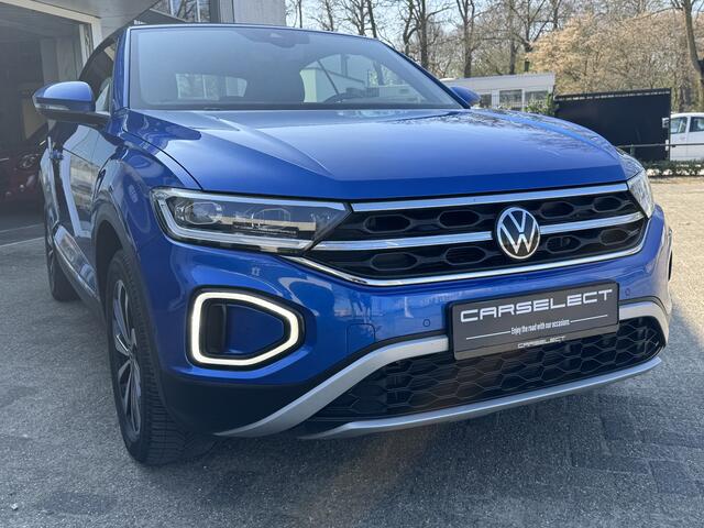 Volkswagen T-Roc Cabrio 1.5 TSI, Stuurverwarming, Trekh, ACC, DAB-tuner, windscherm, Face Lift model. . Een proefrit levert het bewijs. Neem contact op en we maken een afspraak!