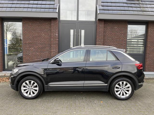 Volkswagen T-Roc 1.5 TSI Sport VIRTUAL DASBOARD | LED | TREKHAAK | ELEC. A. KLEP | ADAPTIVE CRUISE CONTROL | CAMERA | APPLE/ANDROID CARPLAY