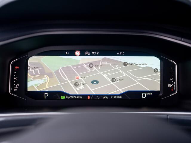 Volkswagen T-Roc 1.5 TSI Life Edition | IQ Light | Navi | Stoelverw. | Trekhaak afnb. | Prijs Rijklaar!!