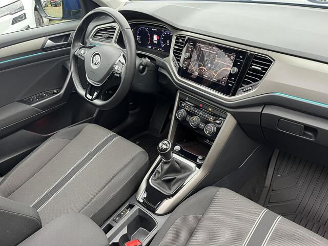 Volkswagen T-Roc 1.0 TSi Style Business | NAV. | PANORAMA | CAMERA | 18" |