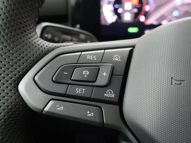 Volkswagen T-Roc R-Line First Edition 1.5 eTSI 110 kW / 150 PK DSG | Black Style | Elektr. achterklap | Assistance pakket | Multimedia pakket | LED Matrix |