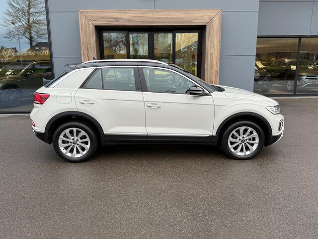 Volkswagen T-Roc 1.5 TSI 150pk DSG Style Carplay | Camera | Keyless | Elek. Achterklep | Rijklaar incl. garantie