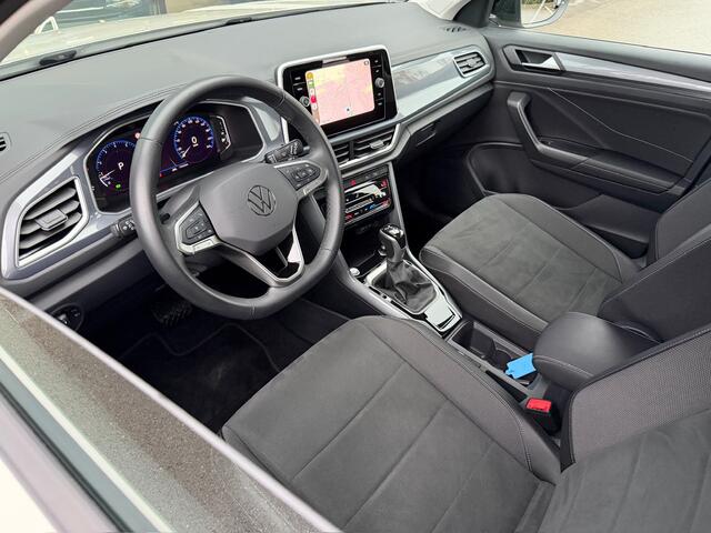 Volkswagen T-Roc 1.5 TSI 150pk DSG Style Carplay | Camera | Keyless | Elek. Achterklep | Rijklaar incl. garantie