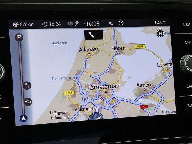 Volkswagen T-Roc 1.0TSI/110PK Life Business · Navigatie · Apple/Android · Stoelverwarming · Garantie tot april 2027 of 100000km.