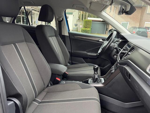 Volkswagen T-Roc 1.0 TSI STYLE / NAVI / CARPLAY / ADAP. CRUISE / TREKHAAK AFN. / CAMERA
