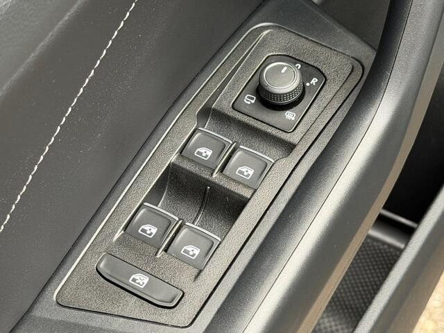 Volkswagen T-Roc 1.5 TSI 150pk DSG Style | Trekhaak | Navi | IQ light | Adapt. Cruise | Rijklaar incl. garantie