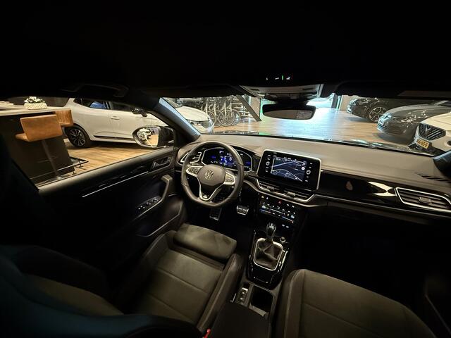 Volkswagen T-Roc 1.5 eTsi R-Line First Edition |Navi|Carplay|Trekhaak|Stoelverwarming|LED Koplampen|DSG|All Season banden|