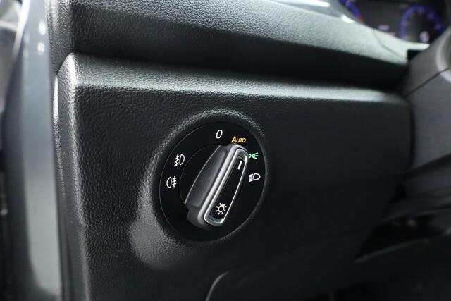 Volkswagen T-Roc 1.5 TSI 150 PK Sport (DSG) | Dig. Cockpit | Nav + Appconnect | Trekhaak | Adapt. Cruise | Stoelverw. | LED | PDC | ACC V