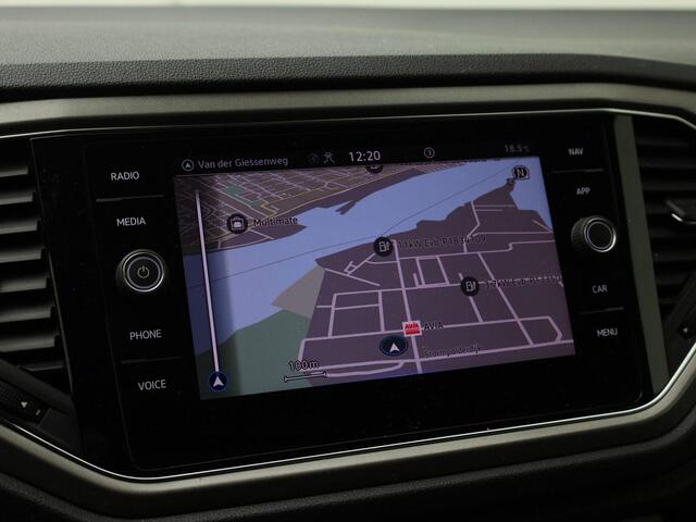Volkswagen T-Roc 1.5TSI/150PK DSG Style Business · Navigatie · Stoelverwarming · Apple/Android