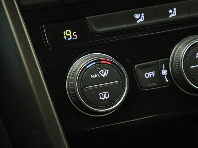 Volkswagen T-Roc 1.0TSI/115PK Style · Navigatie · Apple/Android Car Play · Parkeersensoren