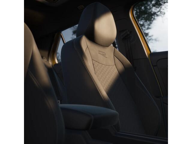 Volkswagen T-Roc R-Line First Edition | 'App-Connect' draadloze smartphone integratie | 30,5 cm display met 2D en 3D weergave | Achterklep, elektrisch, met sensorgestuurde opening (Easy Open)