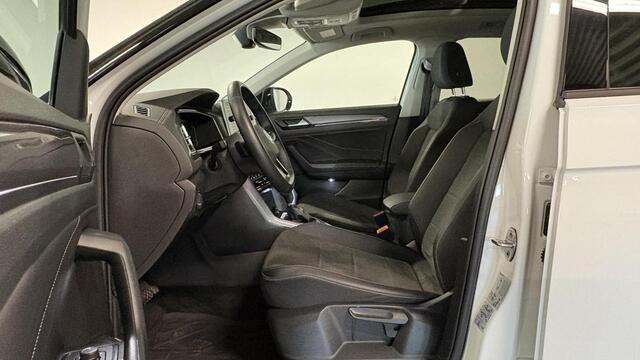 Volkswagen T-Roc 1.5 TSI Life Business | Pano dak | Key Less| Virtual cockpit