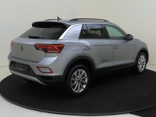 Volkswagen T-Roc Life Edition | 'App-Connect' draadloze smartphone integratie | 'App-Connect' draadloze smartphone integratie | Afstandscontrolesysteem (Front Assist)