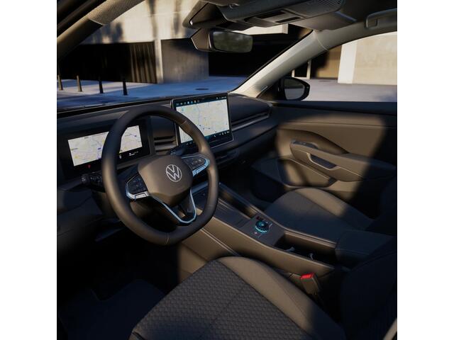 Volkswagen T-Roc Life First Edition | 'App-Connect' draadloze smartphone integratie | Automatische afstandsregeling (Adaptive Cruise Control) | Buitenspiegels elektrisch instel-, verwarm- en inklapbaar