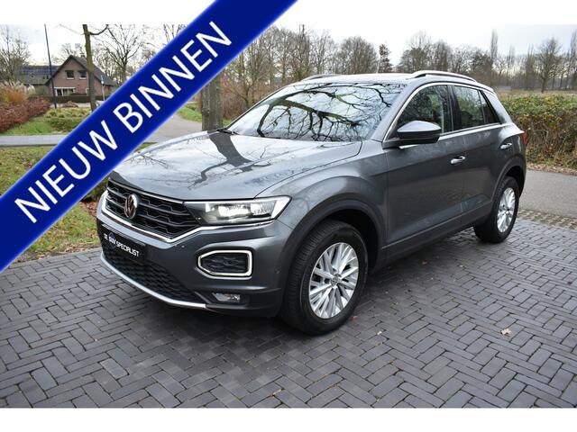 Volkswagen T-Roc 1.5 TSI Sport LEER, PANO, ACC SLÉCHTS 45DKM!