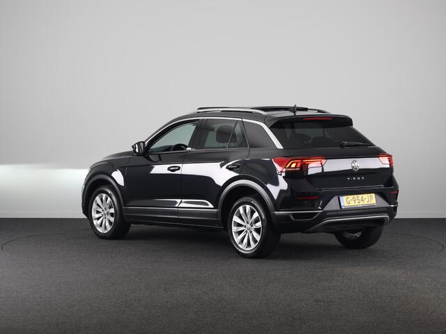 Volkswagen T-Roc 1.5 TSI Sport 150 pk Automaat (DSG) | Navigatie | Panoramadak | Parkeersensoren | Adaptieve cruise control | Keyless |