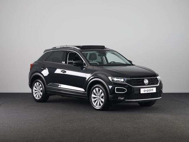 Volkswagen T-Roc 1.5 TSI Sport 150 pk Automaat (DSG) | Navigatie | Panoramadak | Parkeersensoren | Adaptieve cruise control | Keyless |
