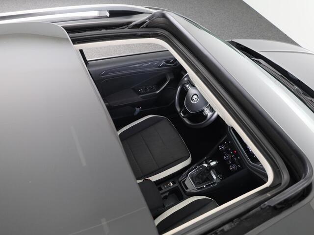 Volkswagen T-Roc 1.5 TSI Sport 150 pk Automaat (DSG) | Navigatie | Panoramadak | Parkeersensoren | Adaptieve cruise control | Keyless |
