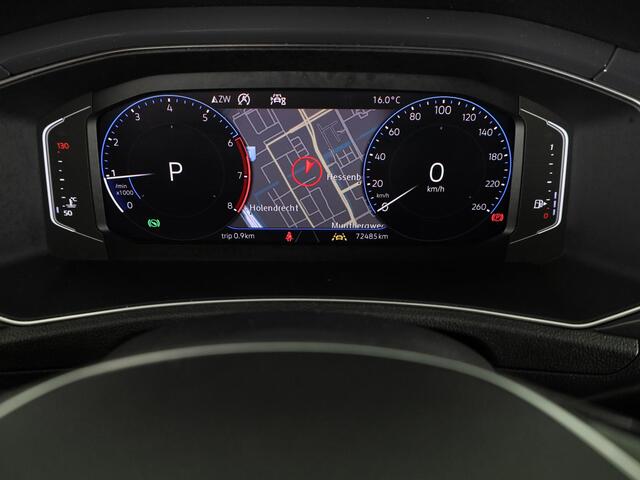 Volkswagen T-Roc 1.5 TSI Sport 150 pk Automaat (DSG) | Navigatie | Panoramadak | Parkeersensoren | Adaptieve cruise control | Keyless |