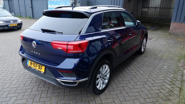 Volkswagen T-Roc 1.5 TSI DSG Style ACC/Navi/Clima/PDC/All-season/All-in prijs