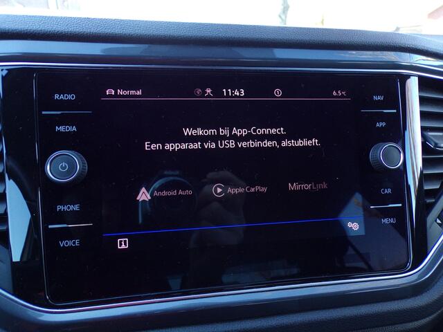 Volkswagen T-Roc 1.5 TSI R-Line Business Virtual cockpit Carplay Stoelverwarming