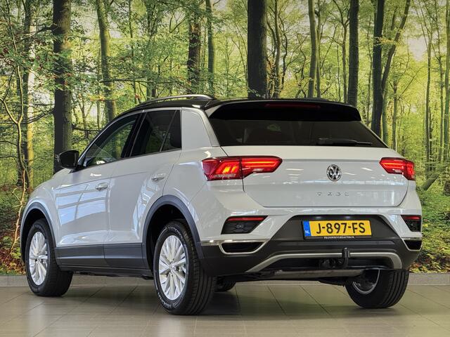 Volkswagen T-Roc 1.5 TSI Sport | Navigatie | Camera | Adaptieve Cruise Control | Lane Assist | Trekhaak | Parkeersensoren | Front Assist | Airconditioning | Elektrische Ramen |
