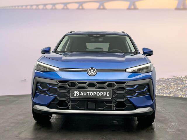 Volkswagen T-Roc Life First Edition 1.5 eTSI 85 kW / 116 PK SUV 7 v