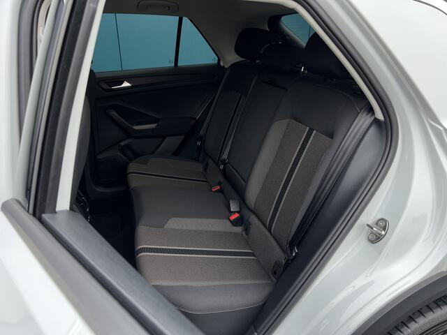 Volkswagen T-Roc 1.0 TSI Style CARPLAY | CRUISE | CLIMA | NAV | PDC | LMV | 38DKM!!