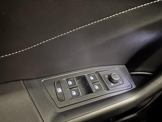 Volkswagen T-Roc 1.5 150pkTSI Style | MASAGE | FULL LED | CAMERA |