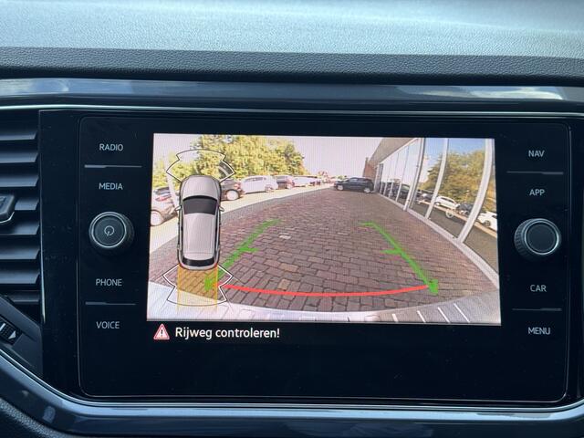 Volkswagen T-Roc 1.5 TSI Sport | LED | Camera | ACC