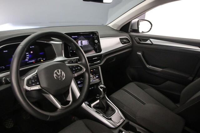 Volkswagen T-Roc Life Edition 1.0 TSI 115pk Adaptive cruise control, Achteruitrijcamera, App connect, LED koplampen, Navigatie, Parkeersensoren, Keyless entry, DAB, Radio, Airco