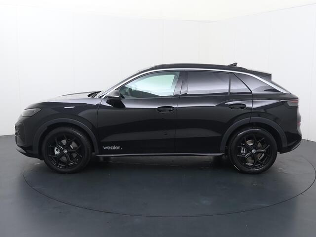 Volkswagen T-Roc 1.5 eTsi 116pk DSG Life First Edition | 18" Black Huntsville velgen | Stoel- & stuurwielverwarming |