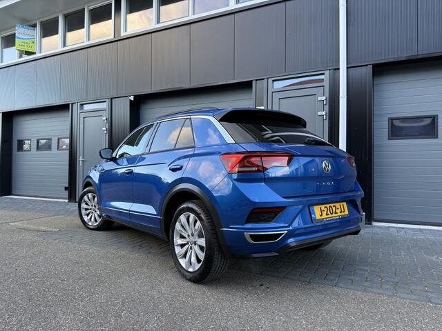 Volkswagen T-Roc 1.5 TSI Sport BnsR Panoramadak / Virtual Cockpit / Camera / Afne