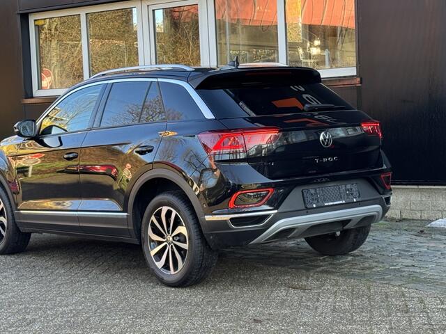 Volkswagen T-Roc 1.5TSI Style/iQ Light/Dodehoekdet/Carplay/Stoelverw/Elek achterk